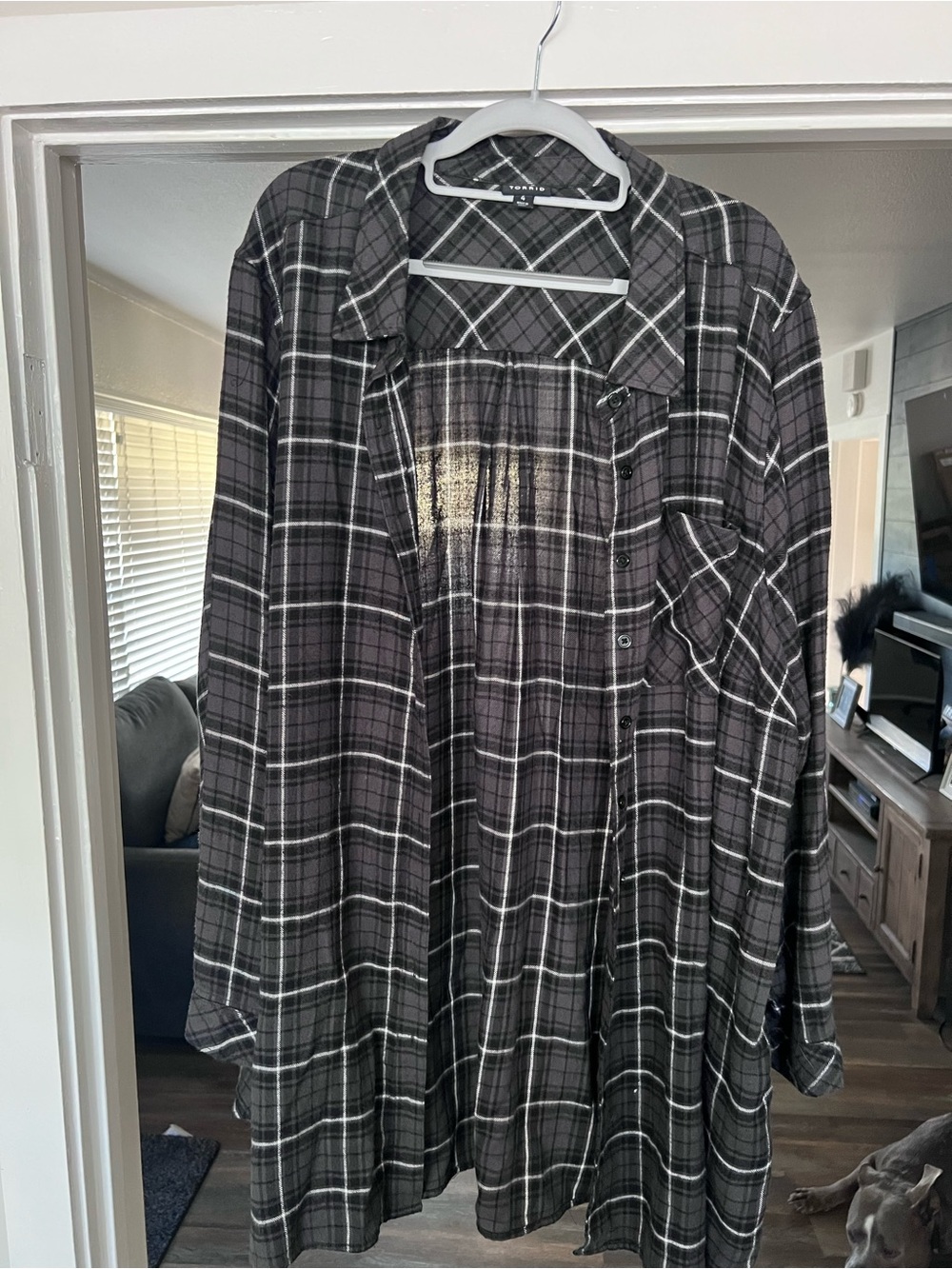 Torrid Size 4 Black Grey and White Plaid Lightweight Flannel
